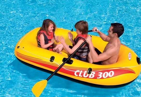 Club 300 Boat
